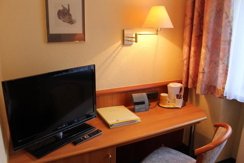 Hotel Luga Nürnberg Oda fotoğraf