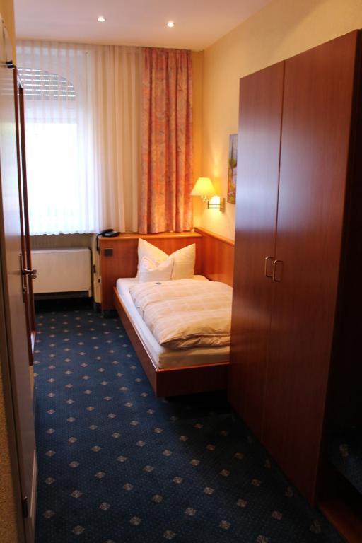 Hotel Luga Nürnberg Oda fotoğraf